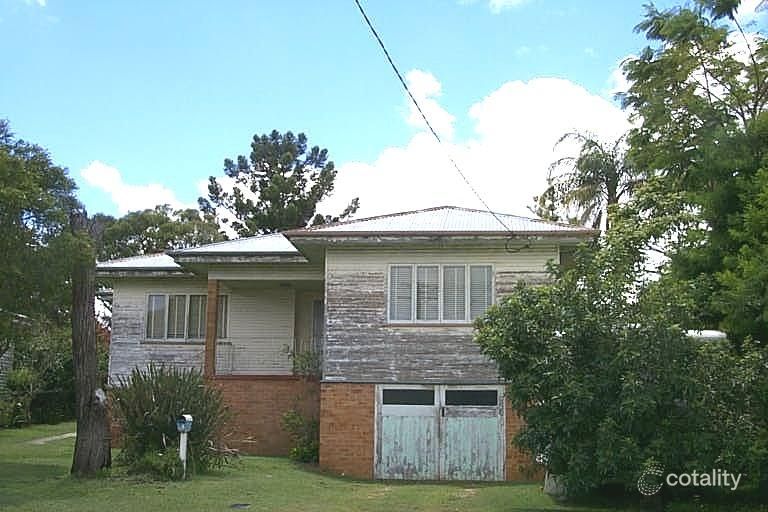 24 Pemberton St, Booval, QLD 4304