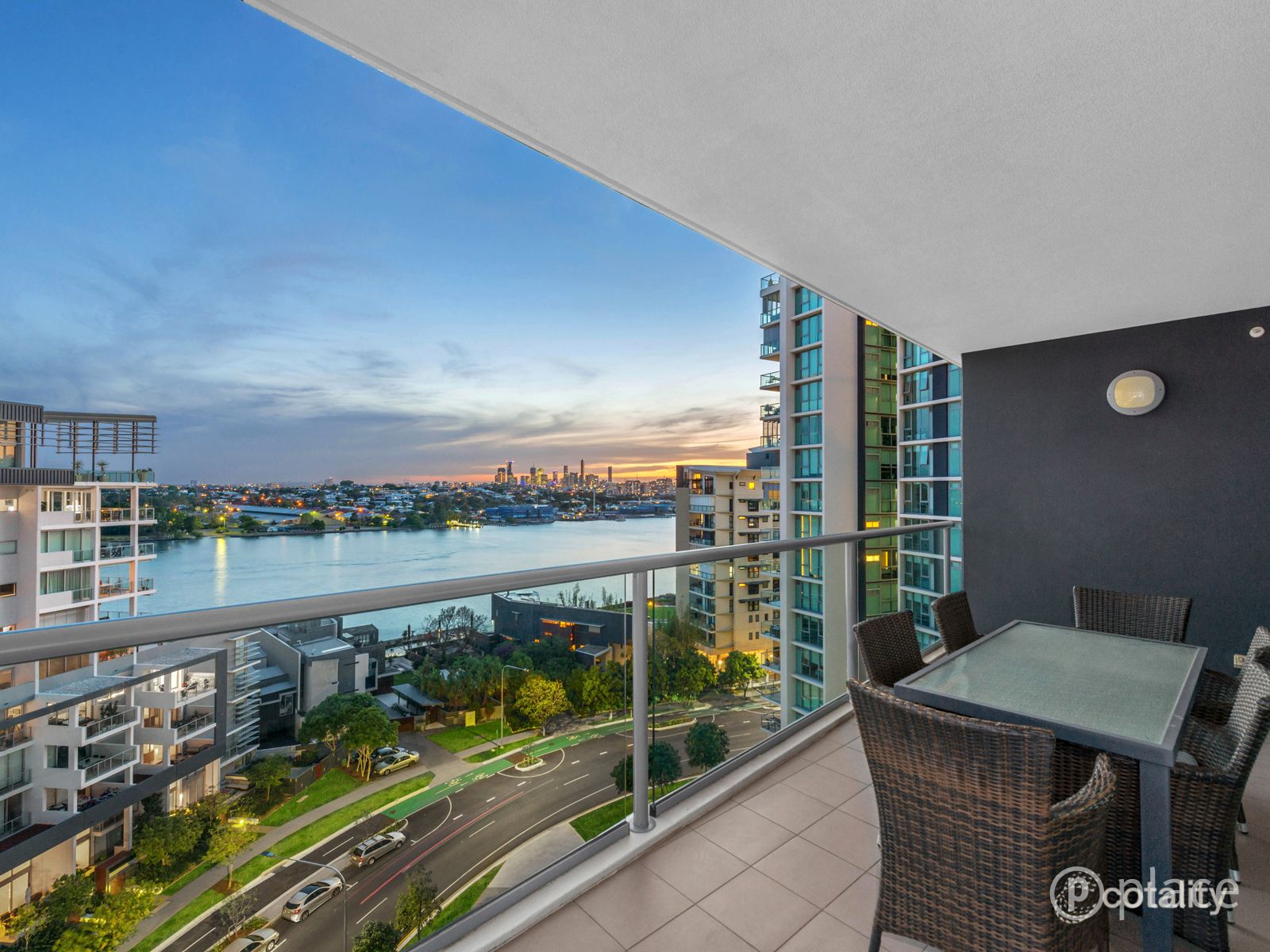 21008/8 Hercules St, Hamilton, QLD 4007