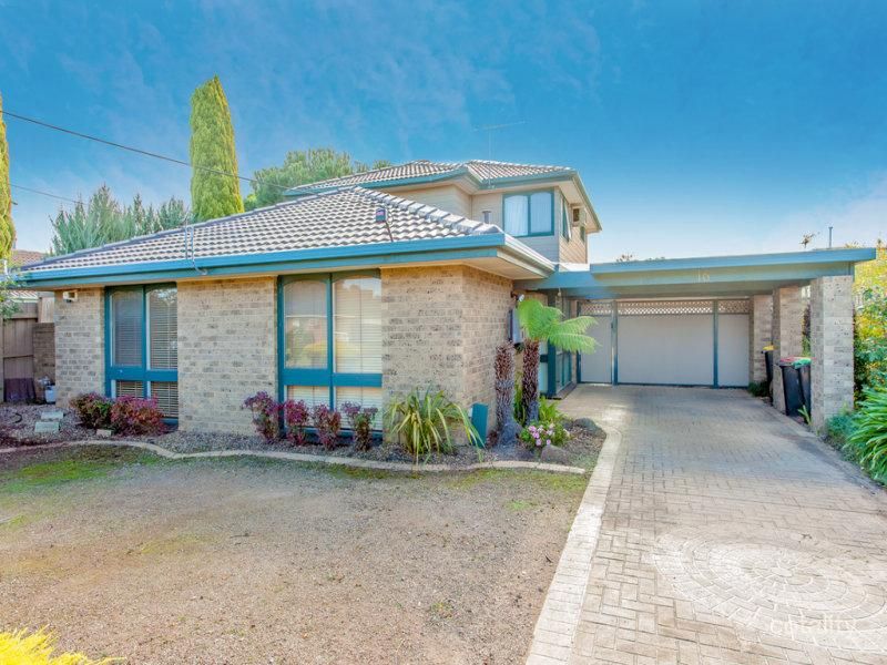 16 Bernard Dr, Melton South, VIC 3338