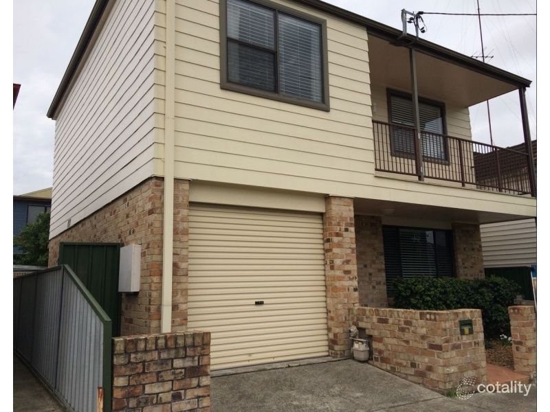 42 Gulliver St, Hamilton, NSW 2303