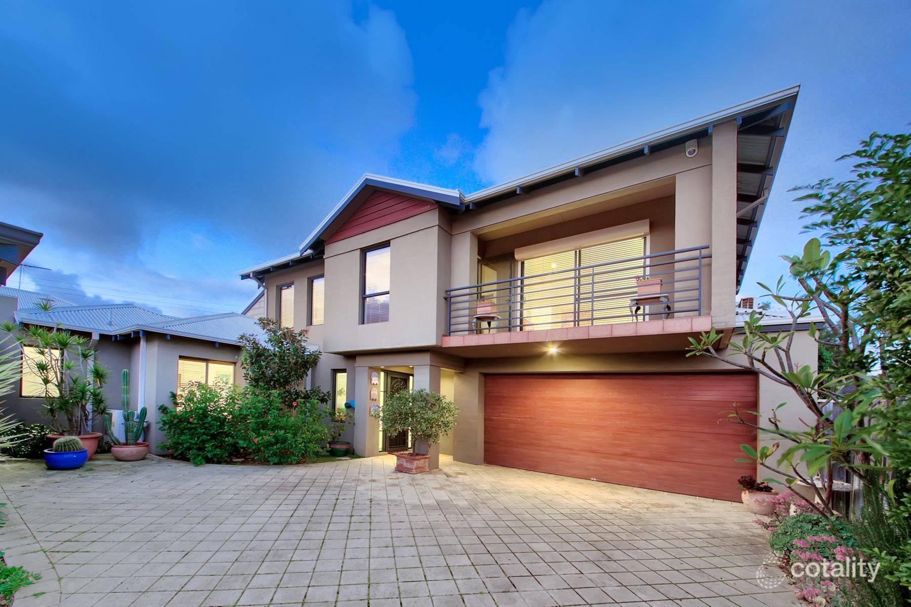 8c Ostend Rd, Scarborough, WA 6019