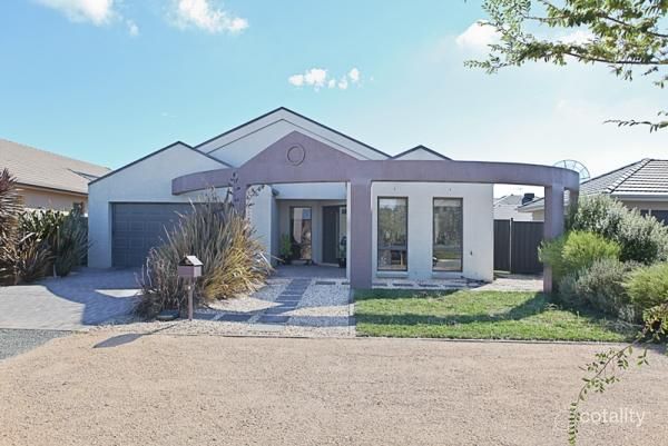 4 Howmans St, Harrison, ACT 2914