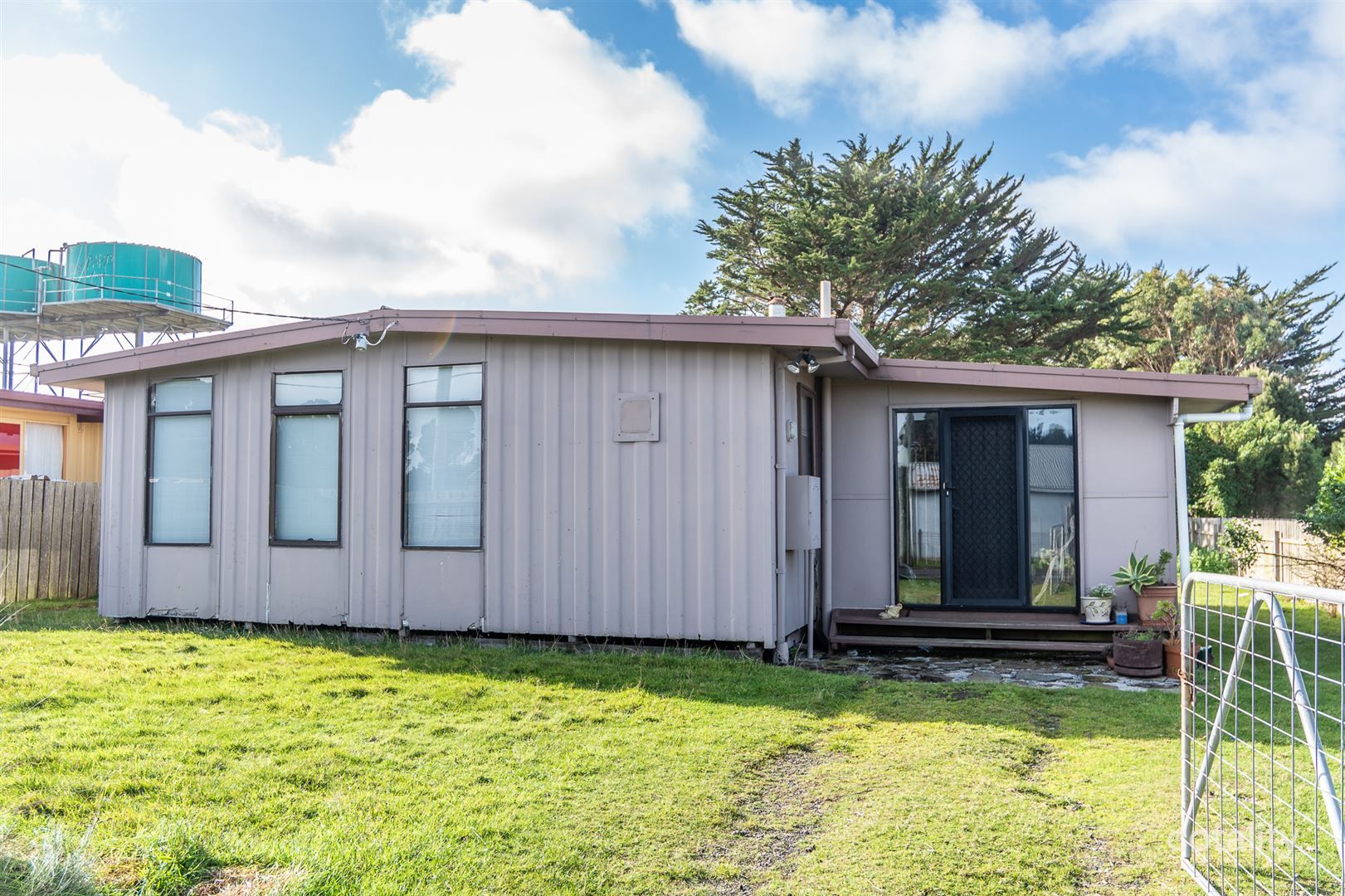 22 Blackwood St, Grassy, TAS 7256