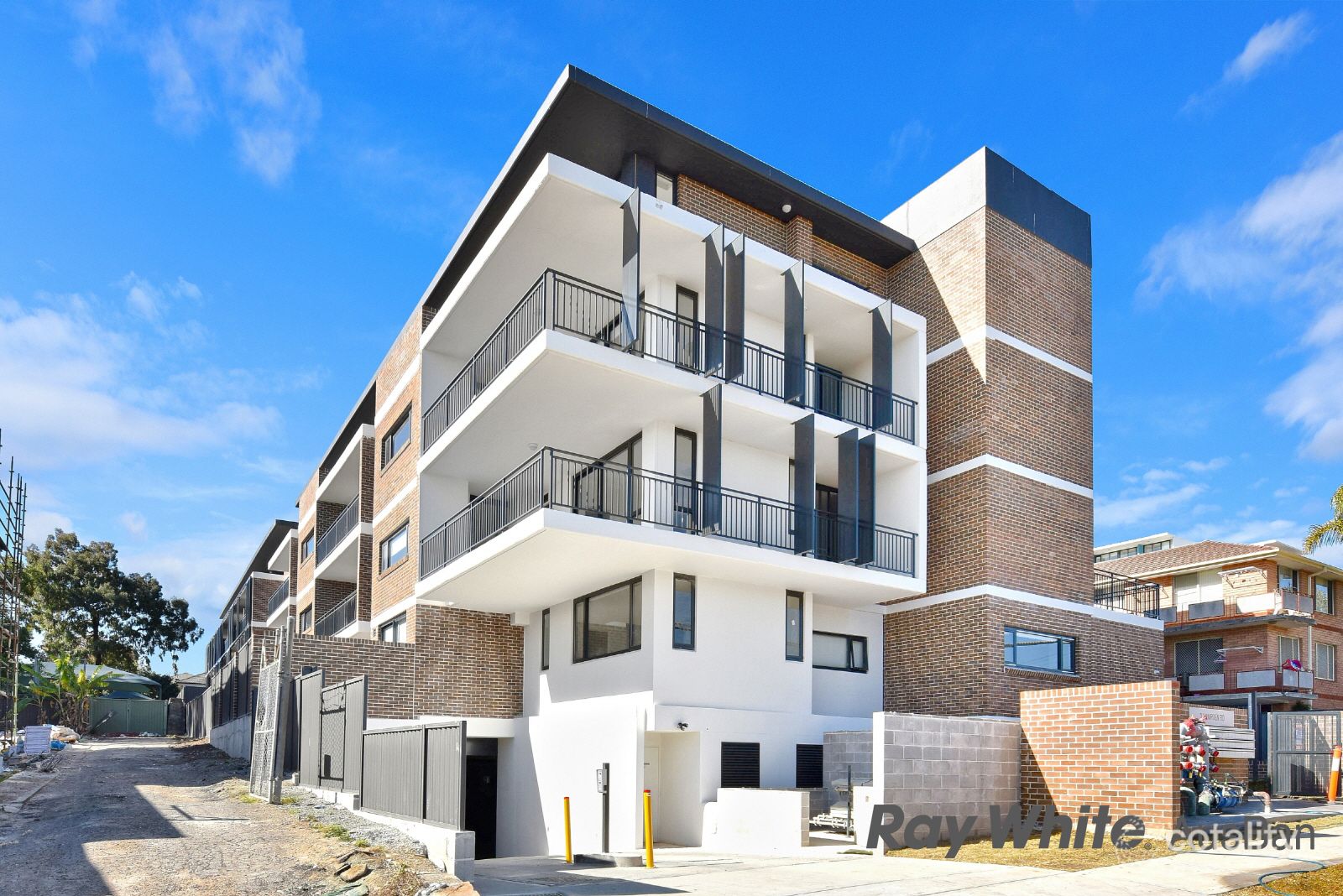 211/5b Hampden Rd, Lakemba, NSW 2195