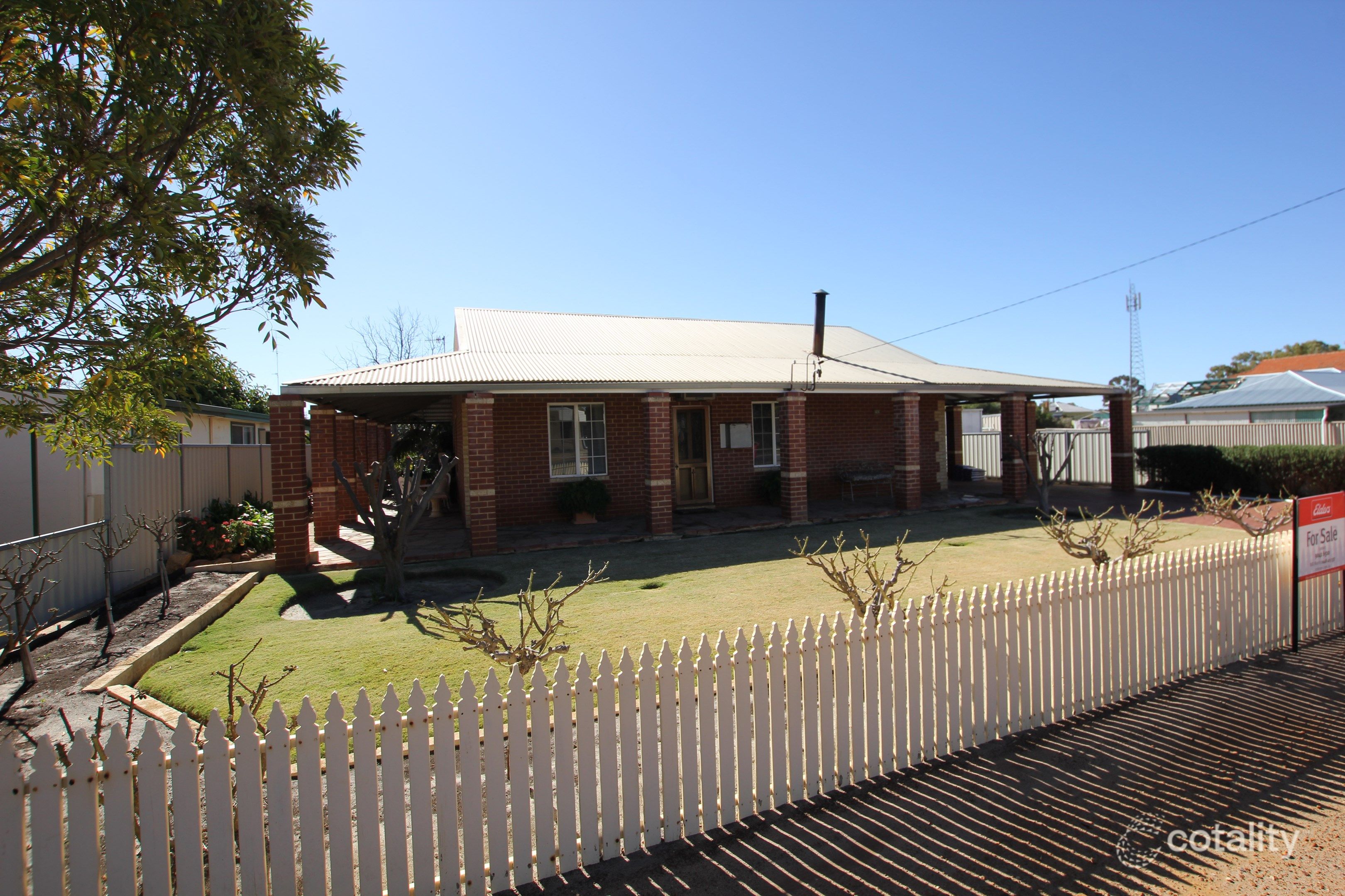 6 Longhurst St, Narembeen, WA 6369