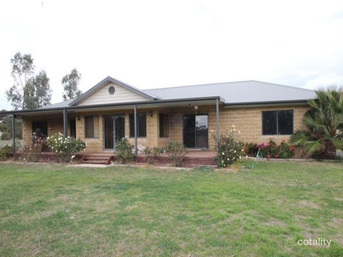 102 Honniball Dr, Tocumwal, NSW 2714