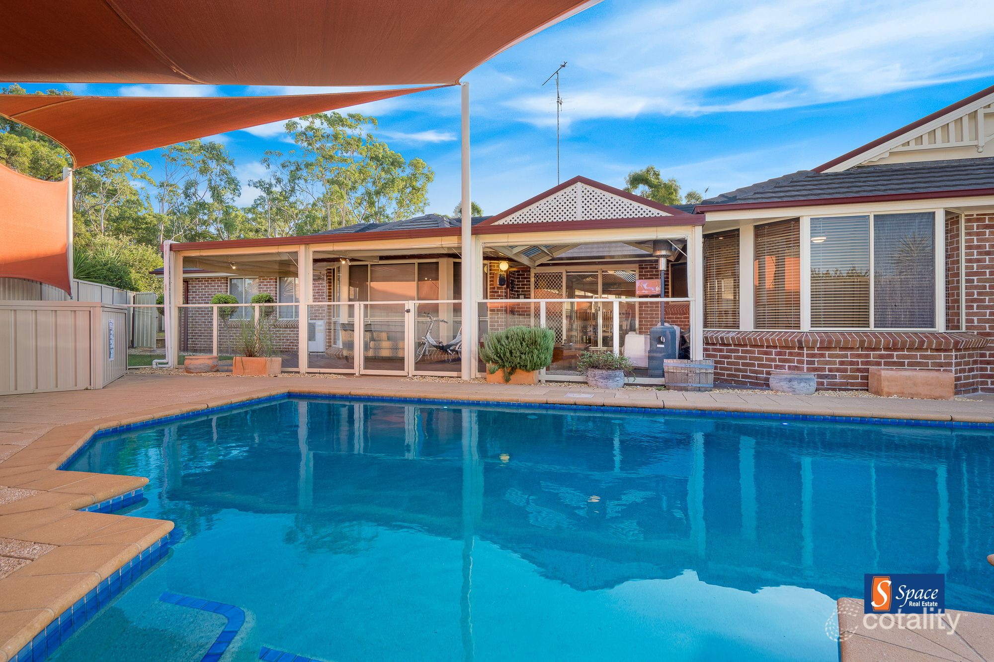 7 Gibbs Pl, St Helens Park, NSW 2560