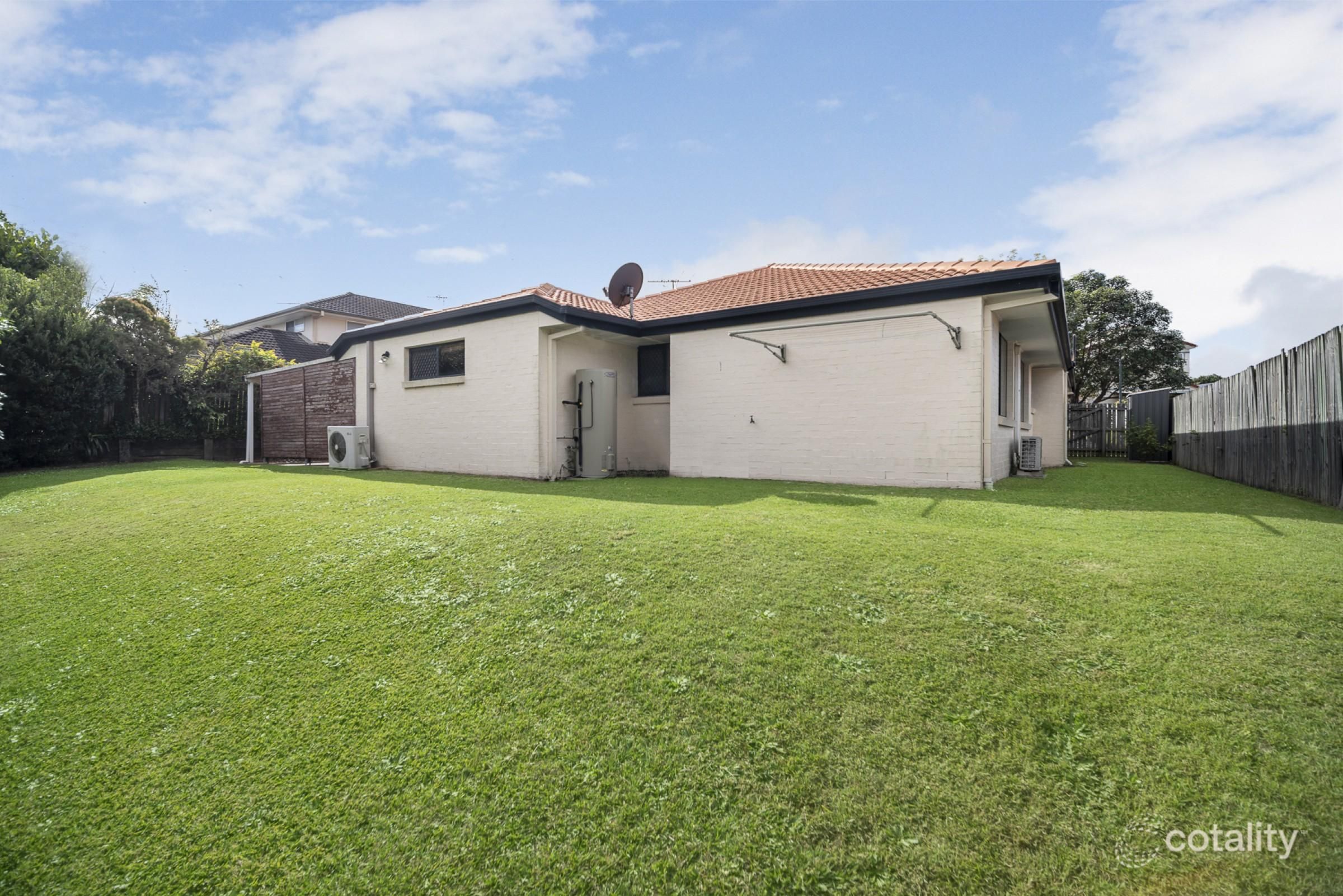 130 Lancaster Cct, Stretton, QLD 4116