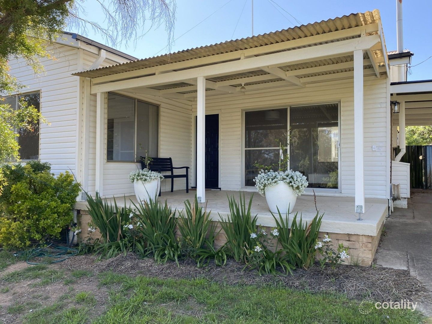 18 Templemore St, Young, NSW 2594
