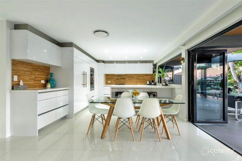 5 Alvarado Ct, Broadbeach Waters, QLD 4218