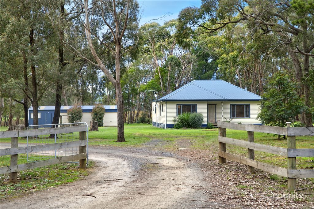 89 Clarkes Rd, Enfield, VIC 3352