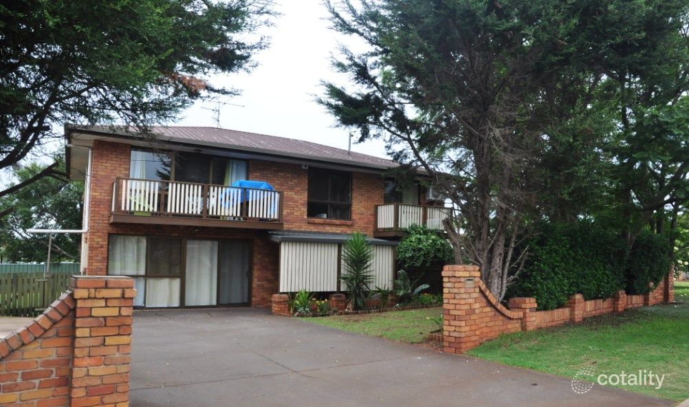 14 Prowse St, Rockville, QLD 4350