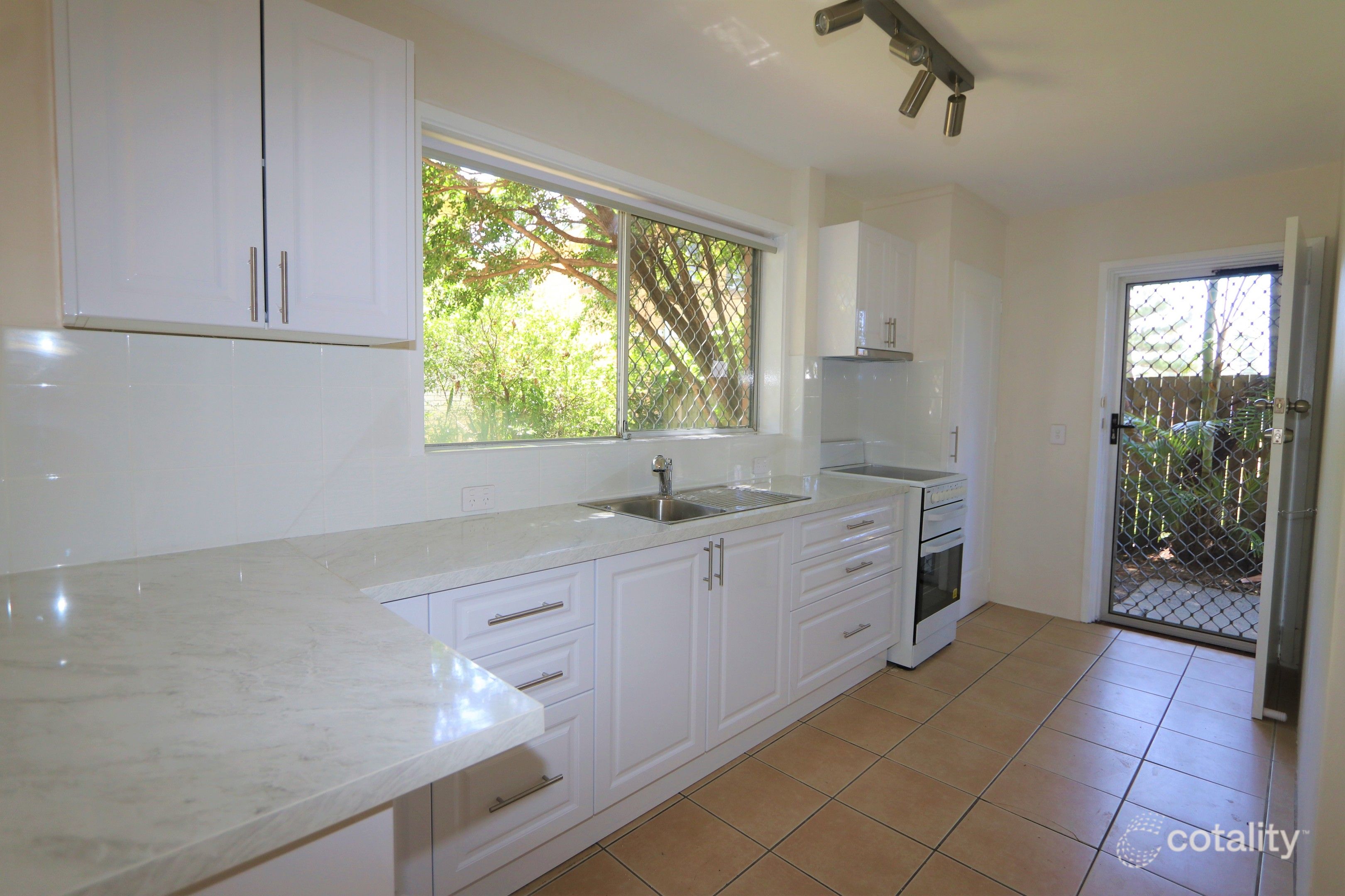 1/21 Surf Pde, Broadbeach, QLD 4218