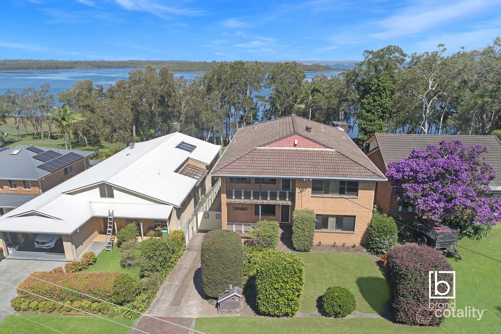 24 Diamond Head Dr, Budgewoi, NSW 2262