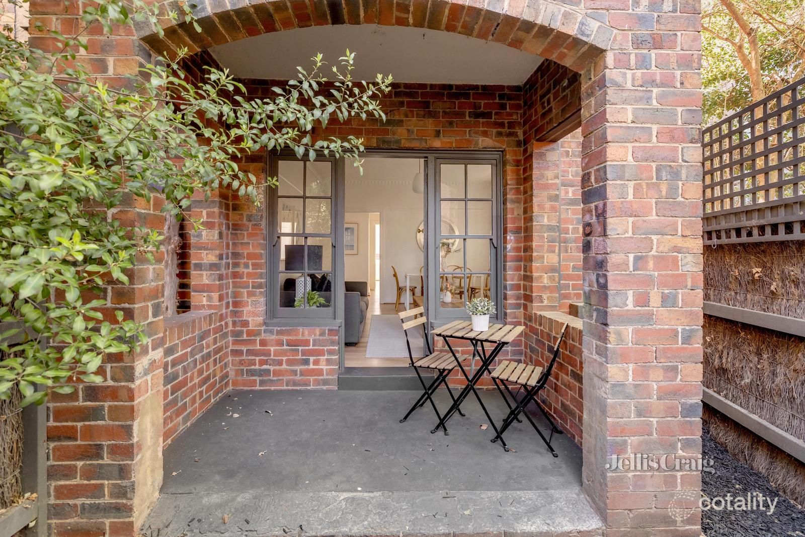 8/17 Charnwood Gr, St Kilda, VIC 3182