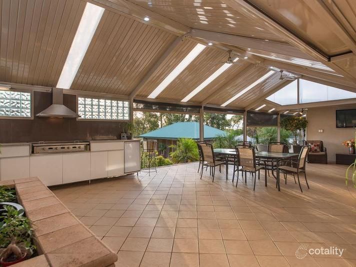 30 Grevillea Rd, Aberfoyle Park, SA 5159