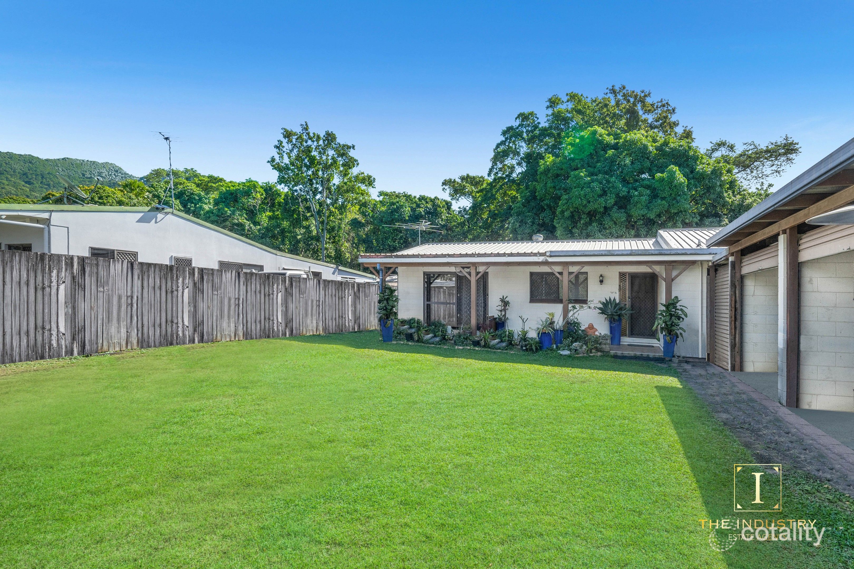 63 Survey St, Smithfield, QLD 4878