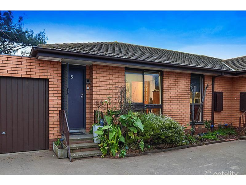 5/2 Corrigan Ave, Brooklyn, VIC 3012