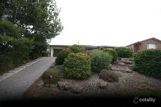 17 Quinvale Rd, Hallett Cove, SA 5158