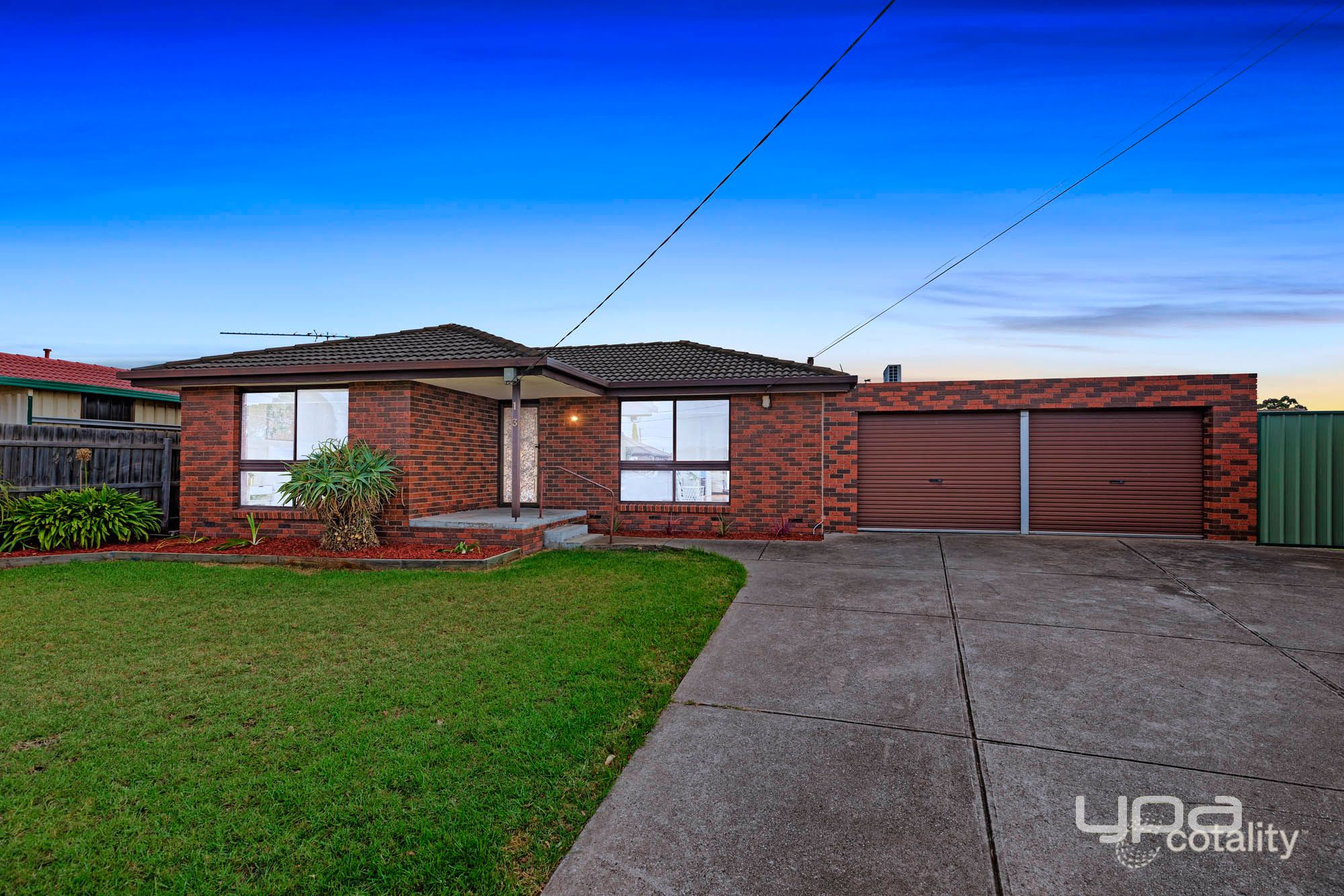 13 Chatham Pl, Kings Park, VIC 3021