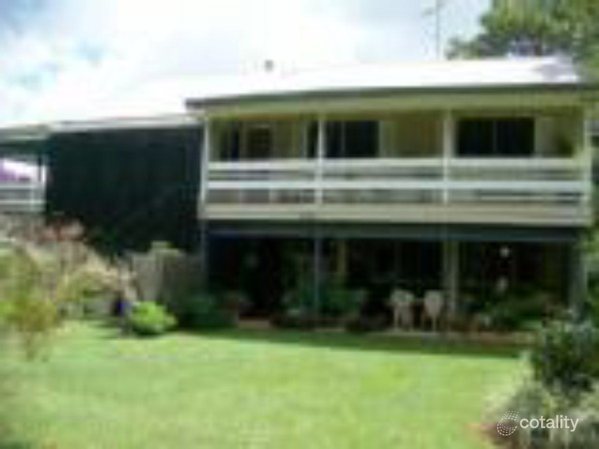18 Leonie Cres, Lamb Island, QLD 4184