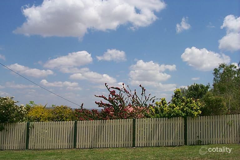 8 Lavarack St, The Range, QLD 4700