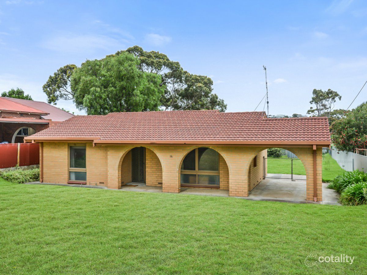 16 Pine Ave, Victor Harbor, SA 5211