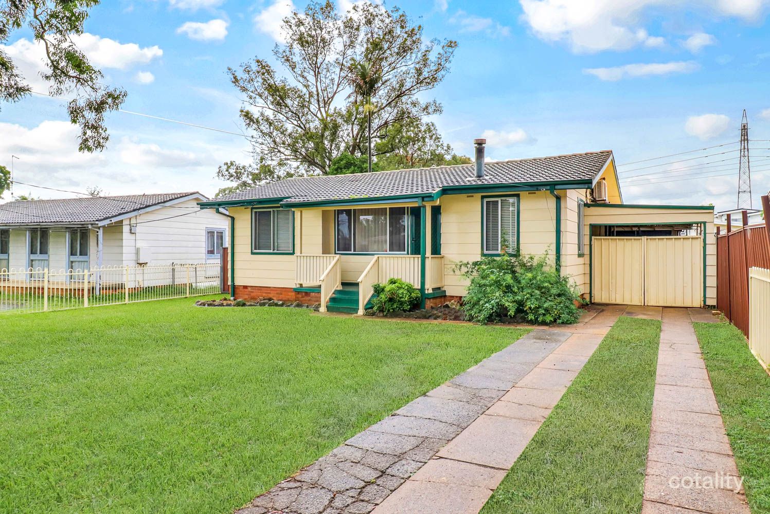 13 Tangaloa Cres, Lethbridge Park, NSW 2770