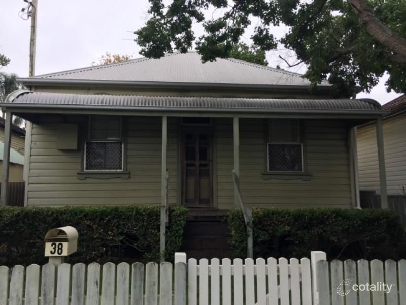 38 Clara St, Mayfield East, NSW 2304