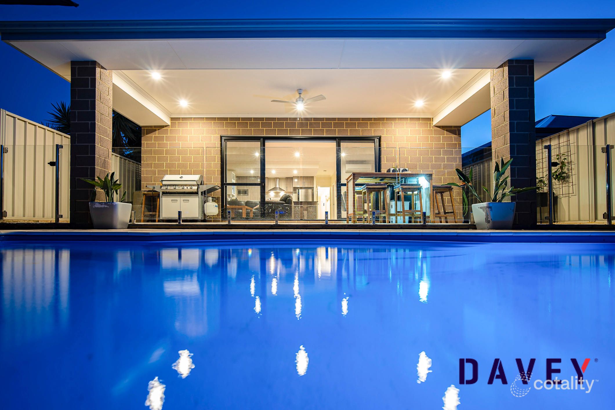 4 Vignerons Loop, Hocking, WA 6065