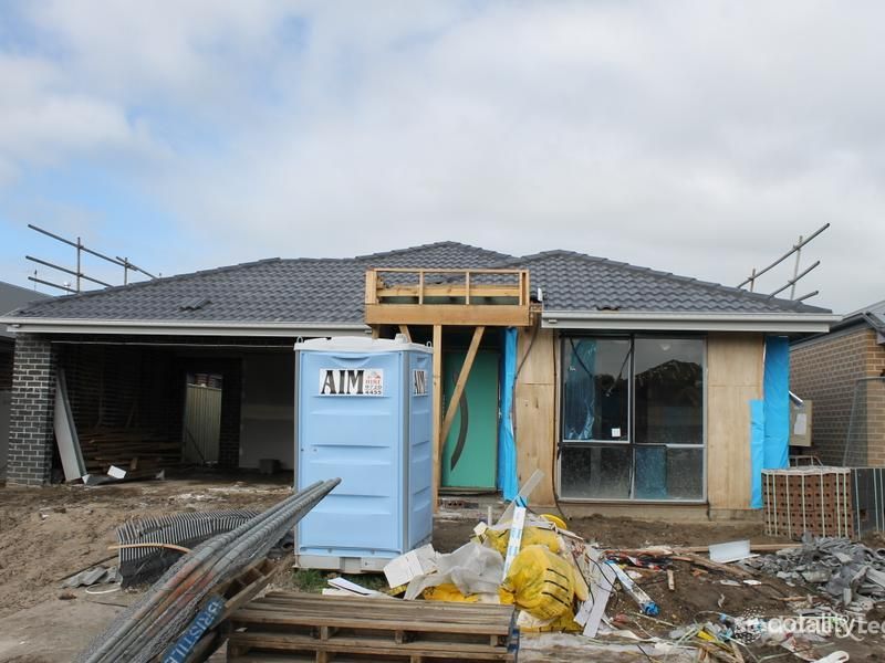33 Copper Beech Rd, Beaconsfield, VIC 3807