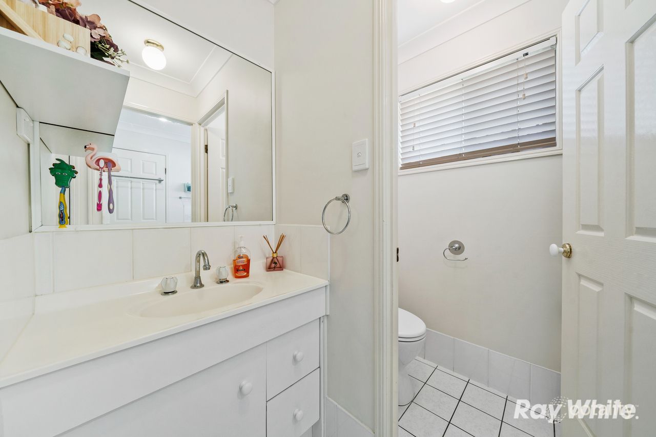 11 Geaney Bvd, Crestmead, QLD 4132