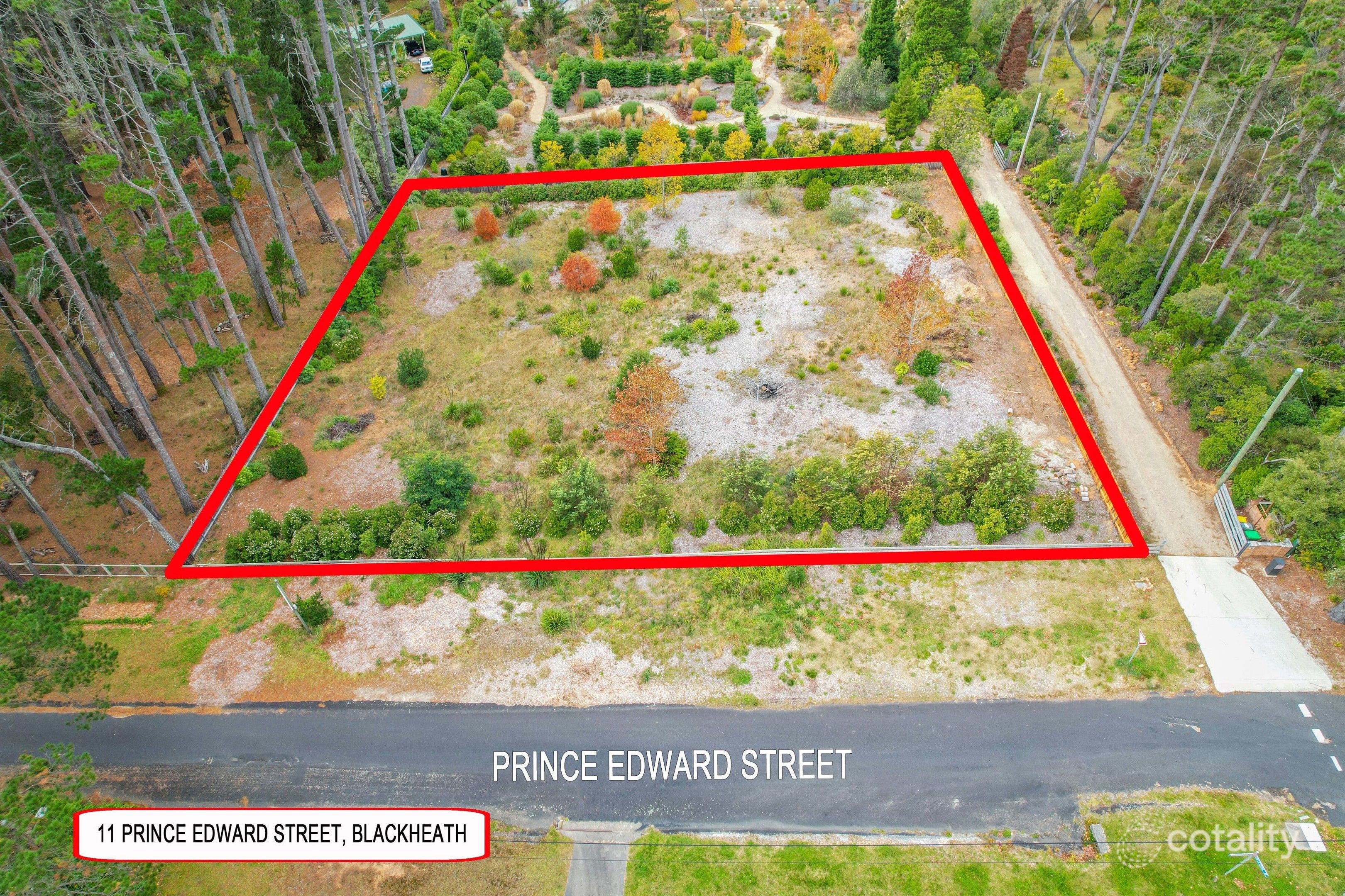 11 Prince Edward St, Blackheath, NSW 2785