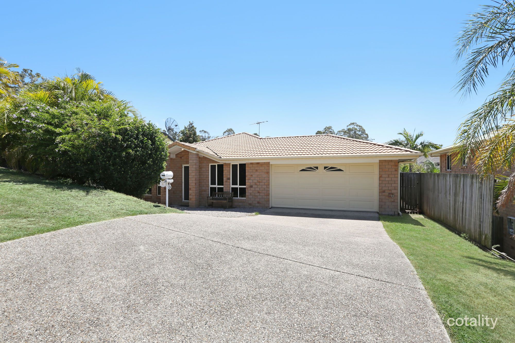 4 Leanne Cl, Mcdowall, QLD 4053