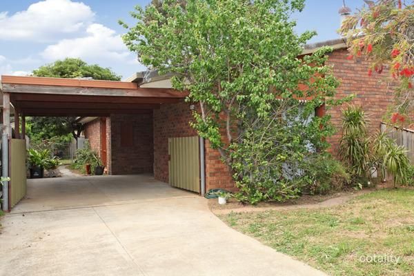 2/20 Quarbing St, Werribee, VIC 3030