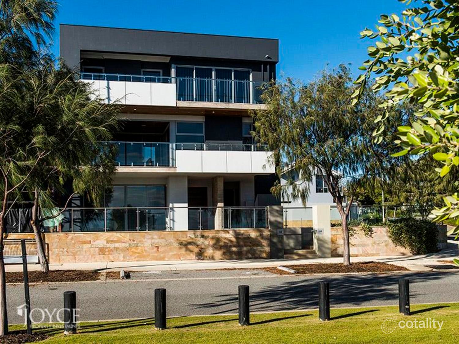 12 Socrates Pde, North Coogee, WA 6163