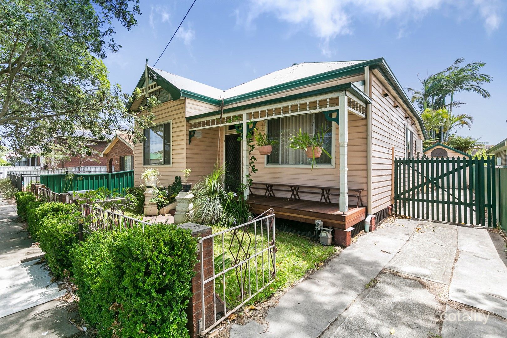 16 Henson Ave, Mayfield East, NSW 2304