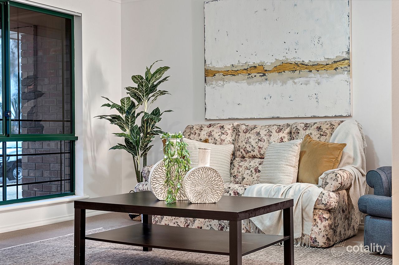 24 Blackwood Dr, Craigmore, SA 5114