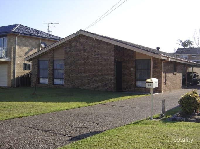 16 Macquarie Gr, Caves Beach, NSW 2281