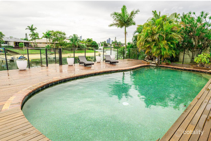 75 Hooker Bvd, Broadbeach Waters, QLD 4218