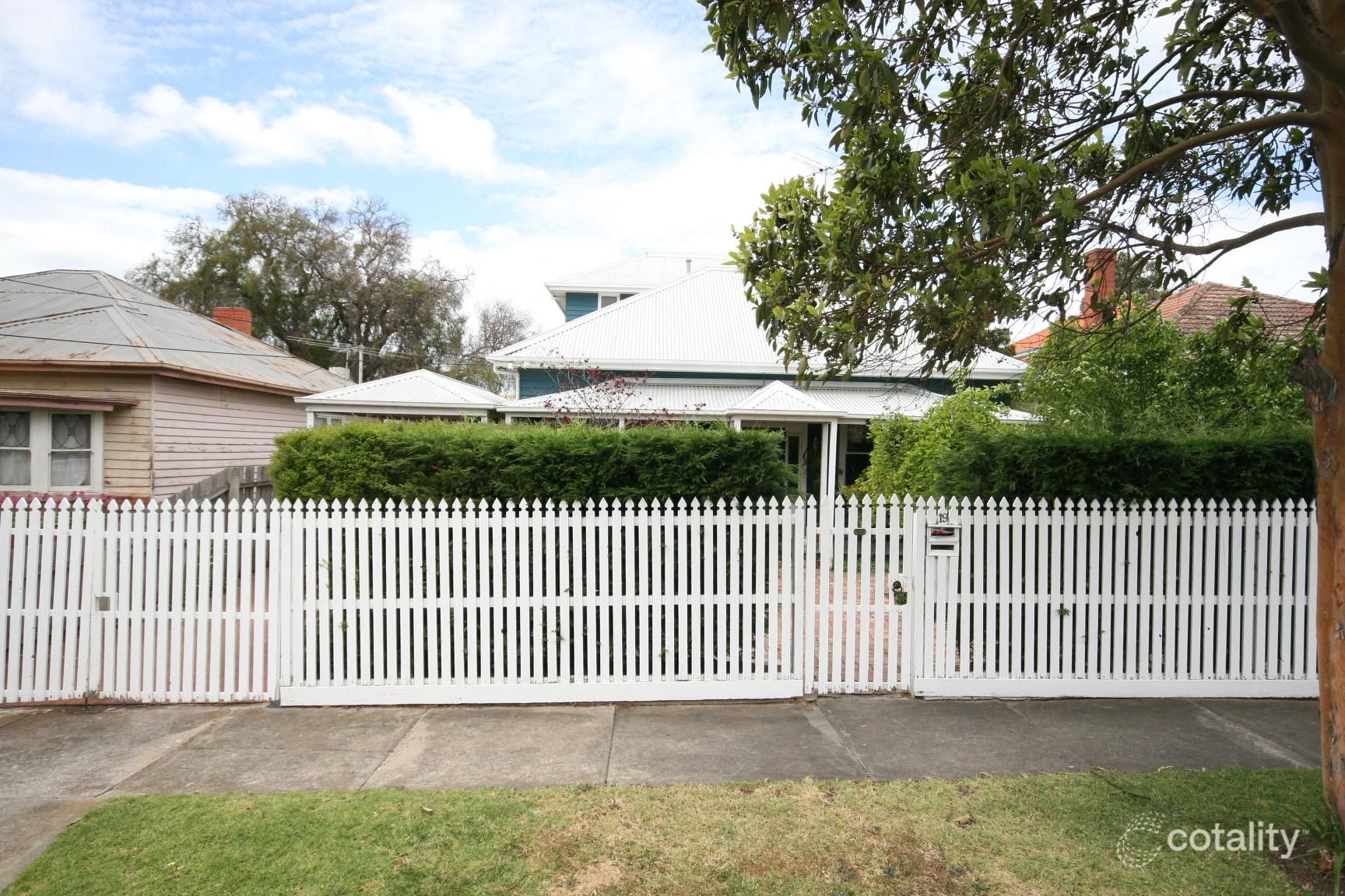 19 Meakin St, East Geelong, VIC 3219
