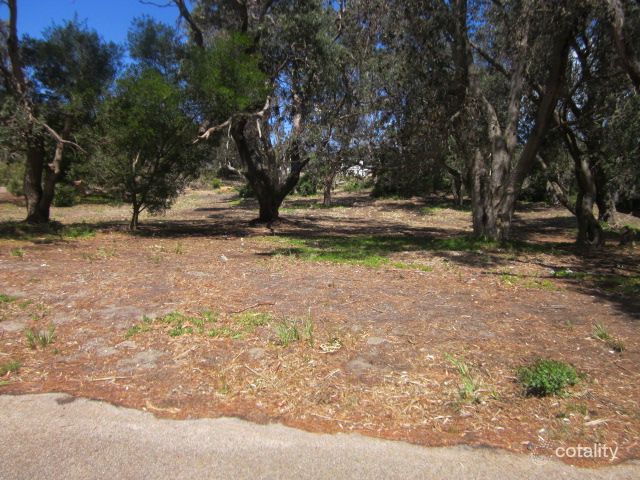 4 Azure Ave, Golden Beach, VIC 3851