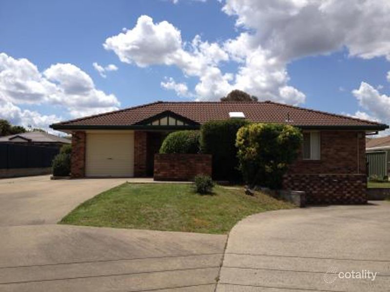 1/9 Power Pl, Armidale, NSW 2350