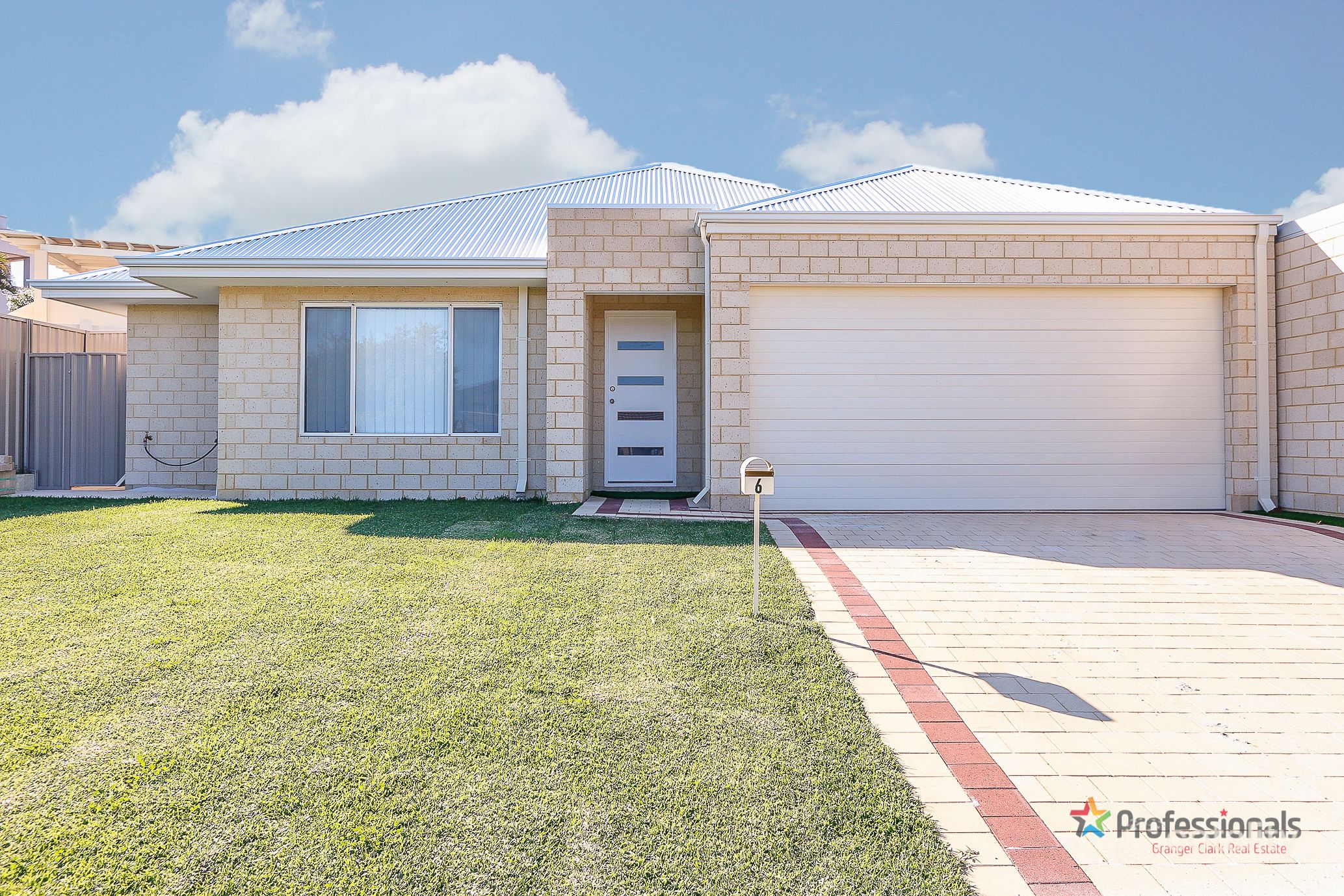 6 Minster Pl, Marangaroo, WA 6064