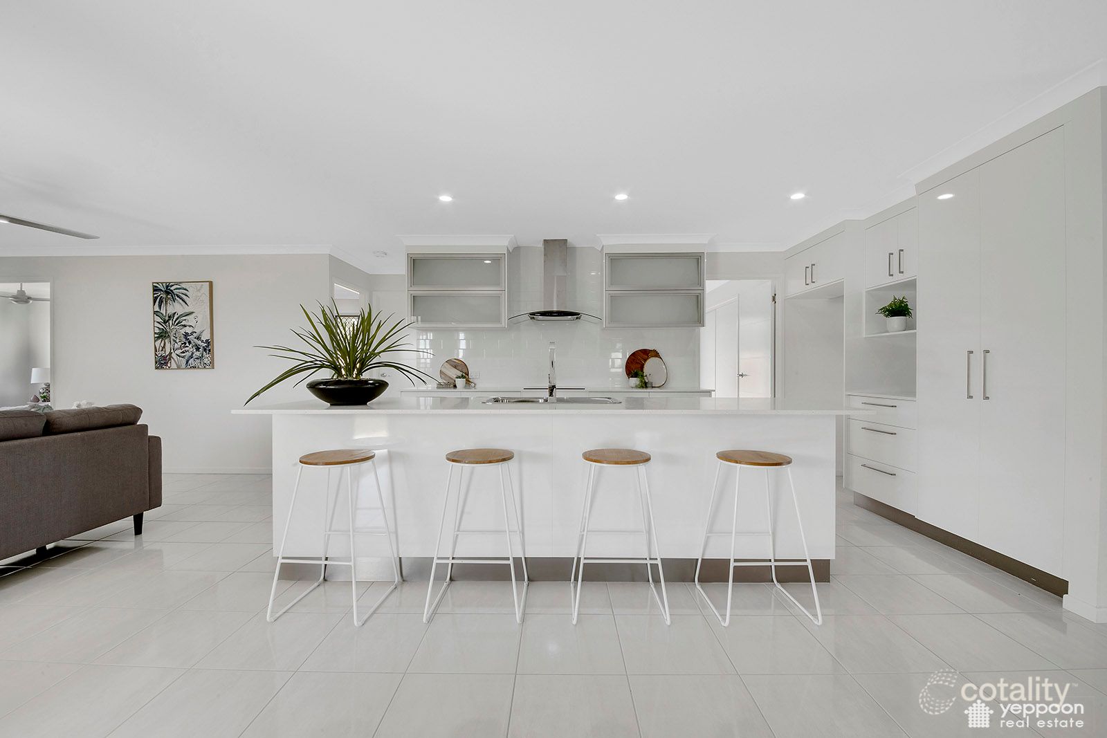 1 Fitzroy Dr, Hidden Valley, QLD 4703