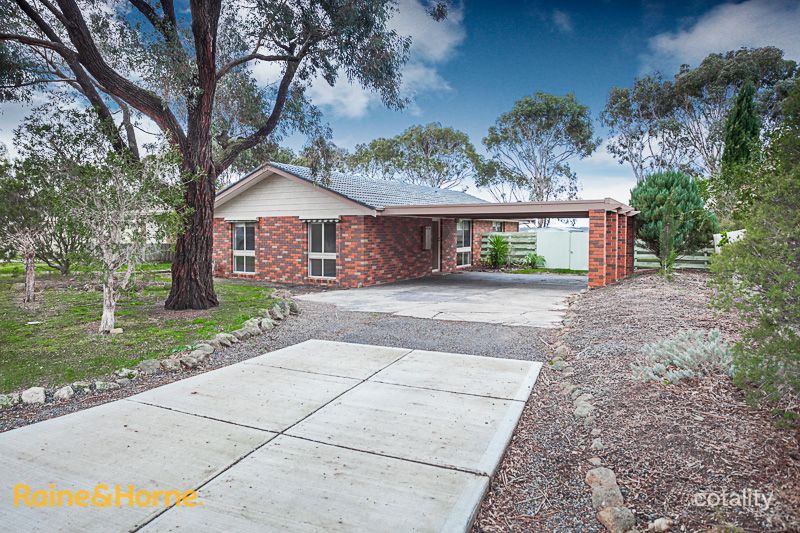 4 Portmarnock Ct, Sunbury, VIC 3429