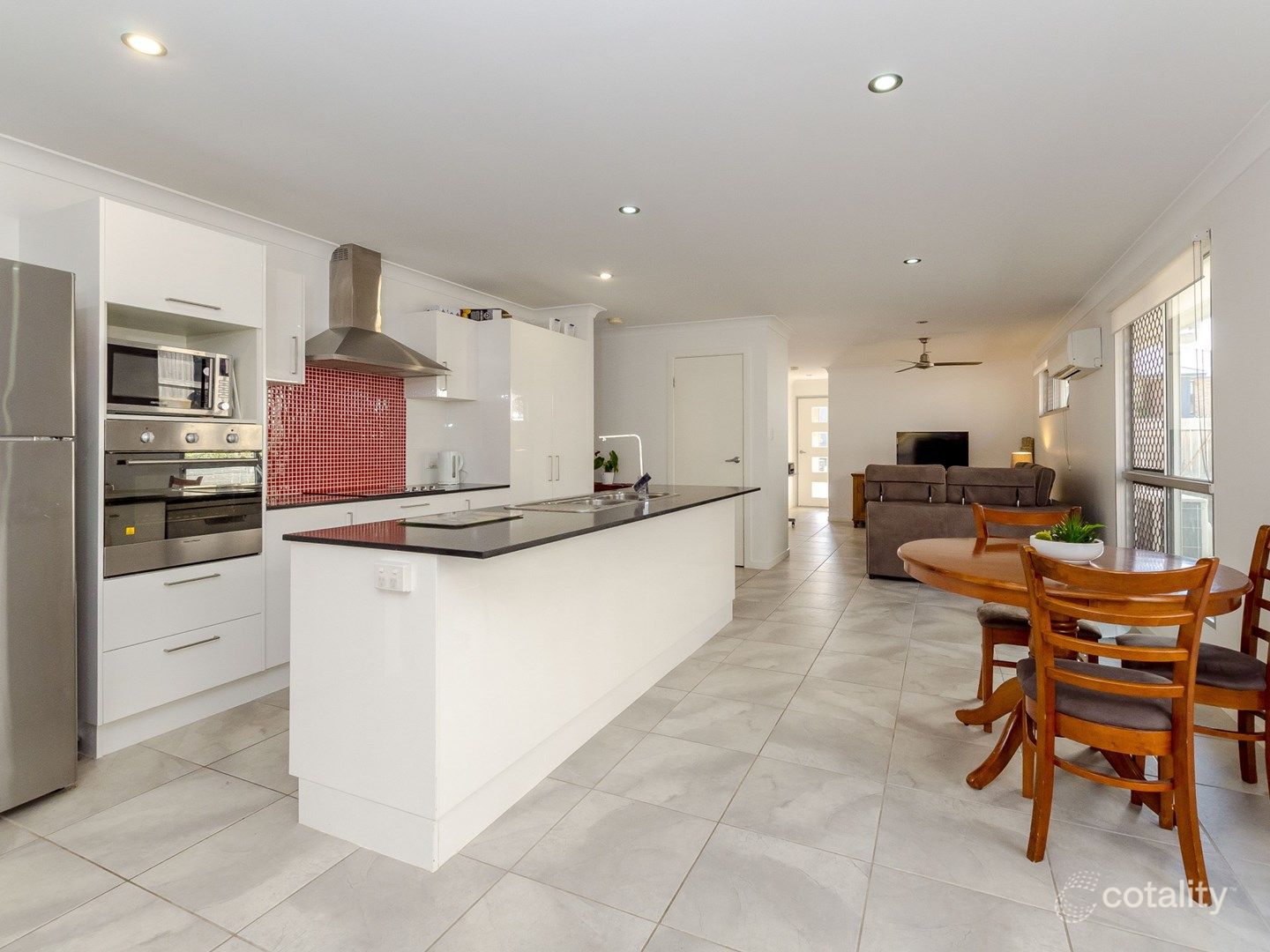 44 Broadwater Pl, New Auckland, QLD 4680
