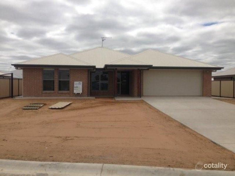 45 Howard St, Roma, QLD 4455