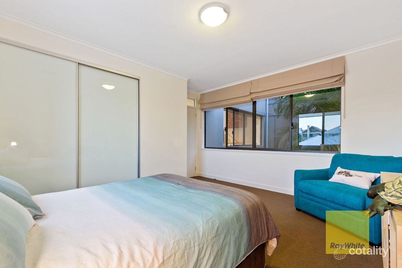 10 Lupin Hill Gr, Nedlands, WA 6009