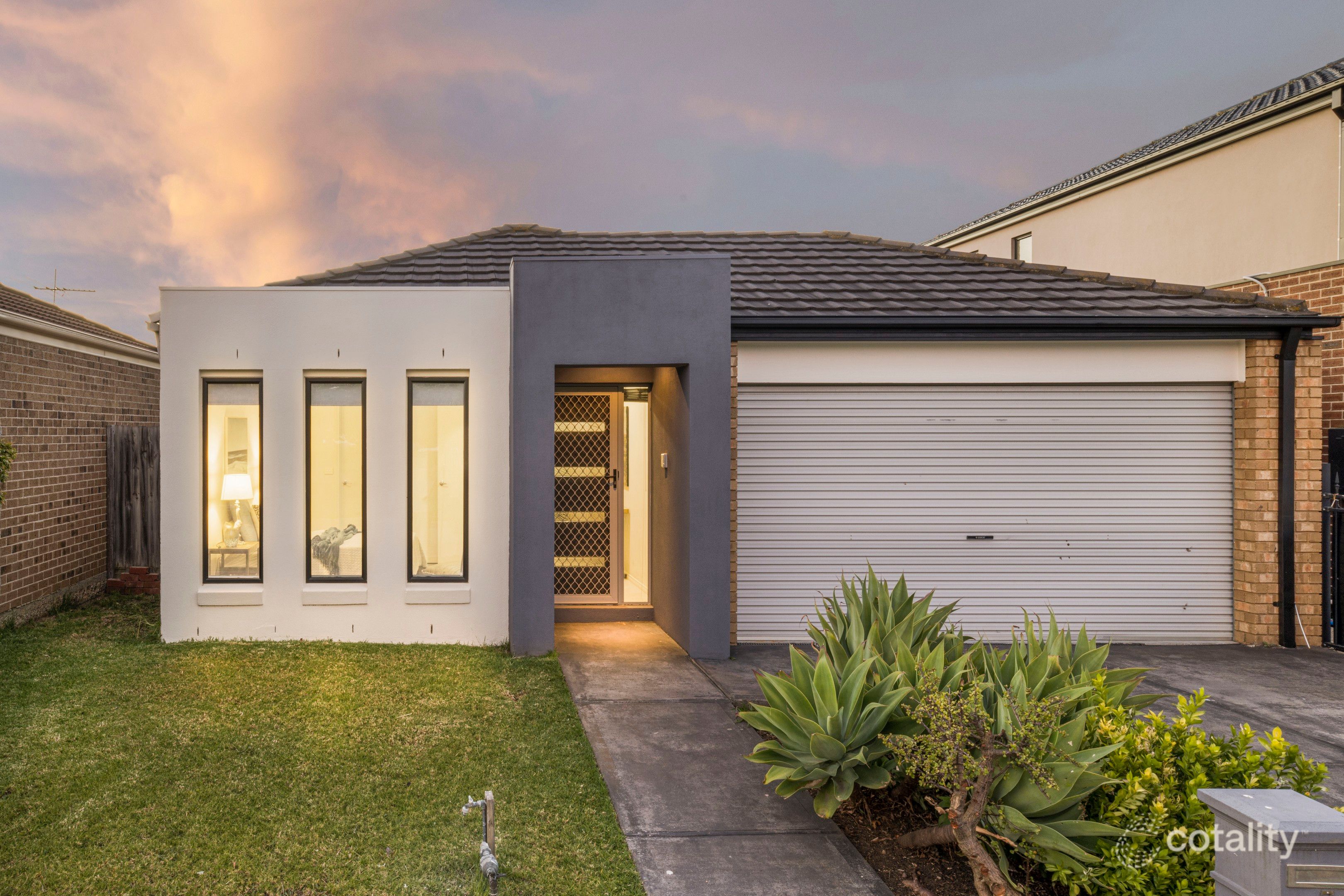 7 Pharaoh Dr, Cranbourne, VIC 3977